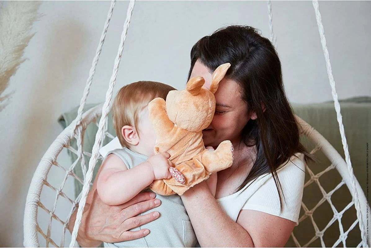 Kaloo - Petites Chansons - Doudou Marionnette Lapin Marron 25 Cm 3 Kaloo - Petites Chansons - Doudou Marionnette Lapin Marron 25 Cm – Image 3